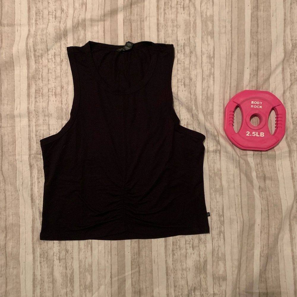 💪🏻 C Black Crop Ruched Medium Tank